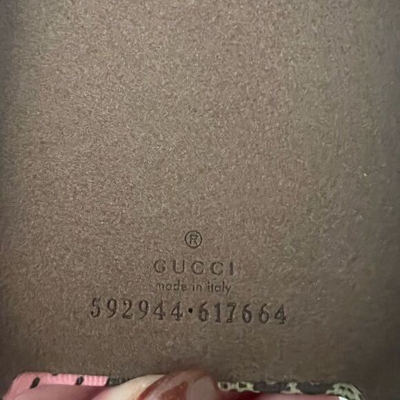 Gucci GG Supreme Strawberry iPhone X/XS Case - Picture 8 of 11